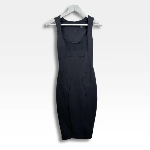 Robe fourreau noire structurée