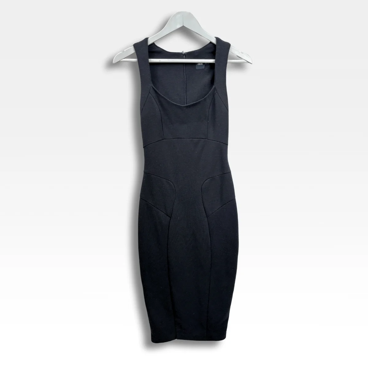 Robe fourreau noire structurée