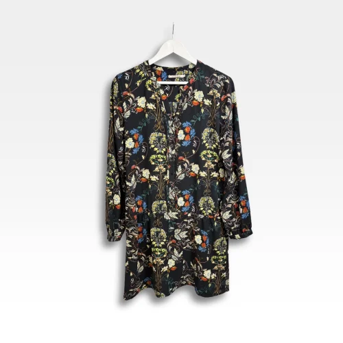 Robe noire Fleurie