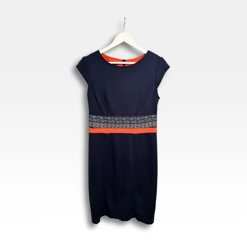 Robe bleu marine structurée